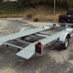 Transportador de automóviles de un solo eje con capacidad de 1300 kg