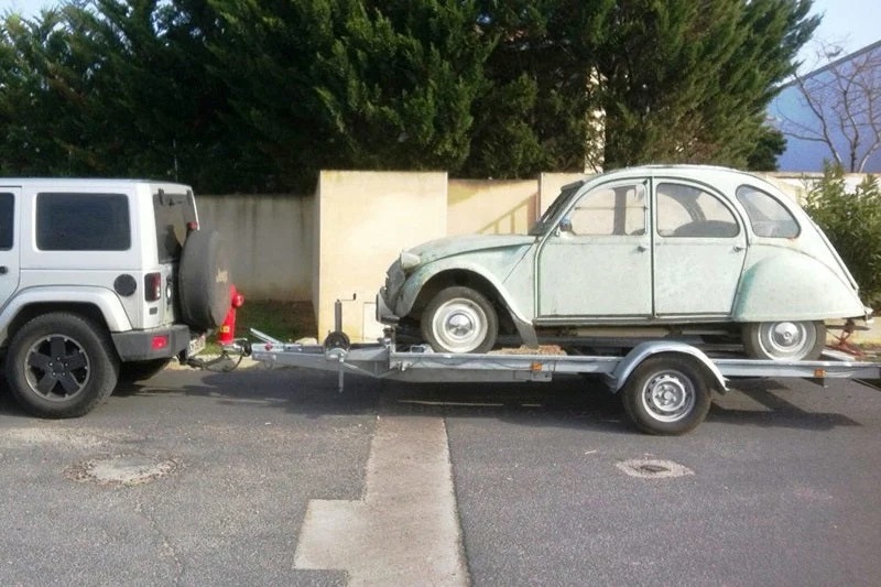 Transportador de automóviles de un solo eje con capacidad de 1300 kg - Imagen 2