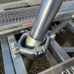 Alternative view of Remolque basculante de tres ejes Saris K3, 406 x 204, 3500 kg, con frenos y suspensión de ballestas