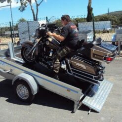 Plataforma basculante: 2,60 m x 1,53 m / 750 kg BRENDERUP