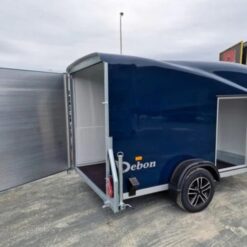 Remolque Pullman Blue Debon Cargo 1300 con suspensión y puerta lateral