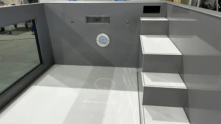 Piscina de polipropileno de 6,5m x 2,5m y dotada de ventanal de 4m de ancho. - Imagen 4