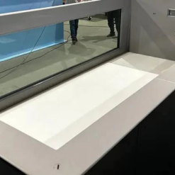 Alternative view of Piscina de polipropileno de 6,5m x 2,5m y dotada de ventanal de 4m de ancho.