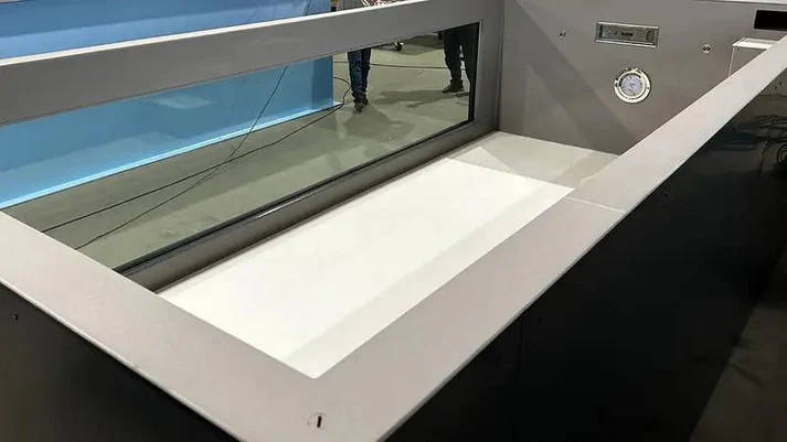 Piscina de polipropileno de 6,5m x 2,5m y dotada de ventanal de 4m de ancho. - Imagen 2