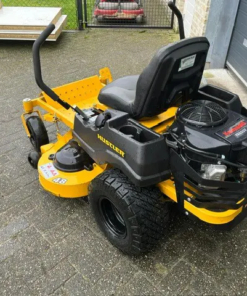 Alternative view of HUSTLER DASH XD 48″ (máquina usada)