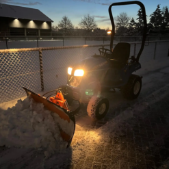 Alternative view of ISEKI TXG 237 con corredera frontal